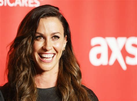 Alanis Morissette Just Posted a Stunning Nude Underwater Pic | TIME