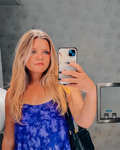 Hallie Walker | 2025 so far 🥂🫶🏻 | Instagram