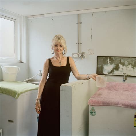 Yvonne Alexander, Bar Maid, Sydney, 2022, National Portrait Gallery