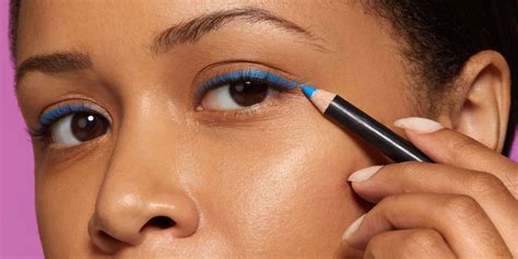 How to Incorporate Colorful Eyeliner Into Your Routine