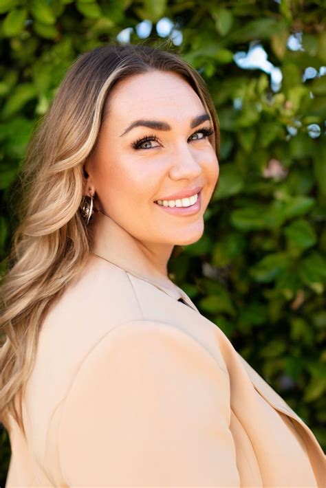 Foundress Fridays: Heather Henderson, Owner and Operator of HER