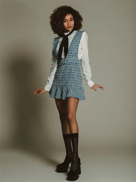 LINDURA MASSARDO MODEL MANAGEMENT TORONTO MODEL AGENCY — MASSARDO MODEL