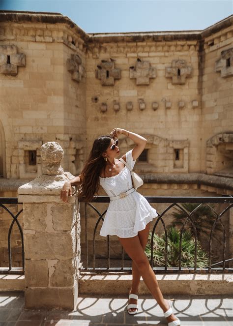 The Best Brands and Styles for Curvy Girls - Where to shop when you