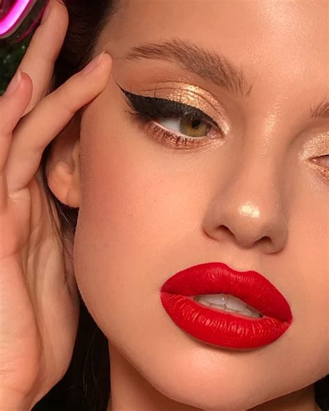 pin ot polzovatelia geoffrey na doske lip makeup makiiaz krasnye guby