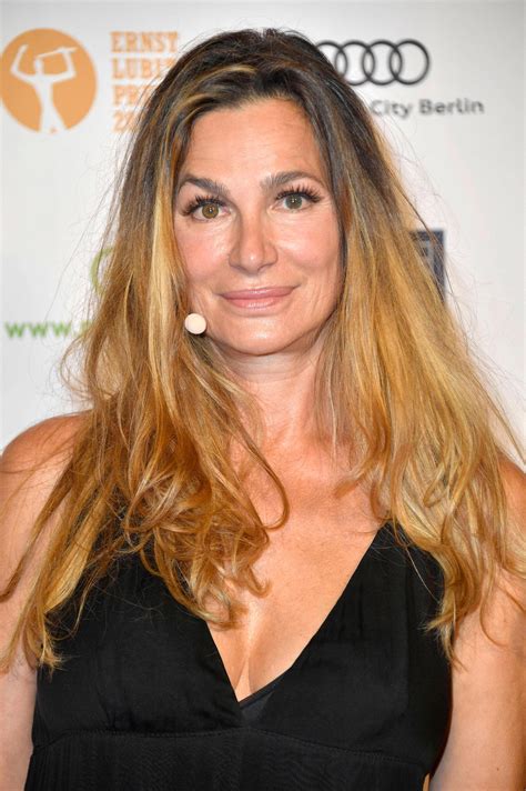 Alexandra Kamp Con Su