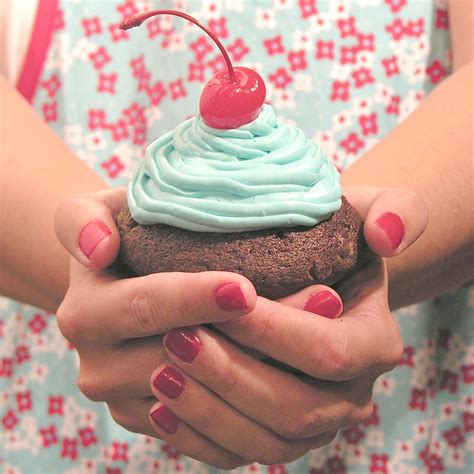 Homemade Mallo Cups | EASYBAKED