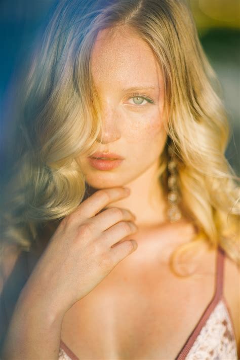 ASH WALKER | International fashion model based in NYC.