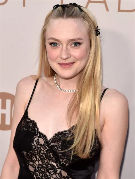 All About Elle Fanning and Dakota Fanning's Sister Relationship ...