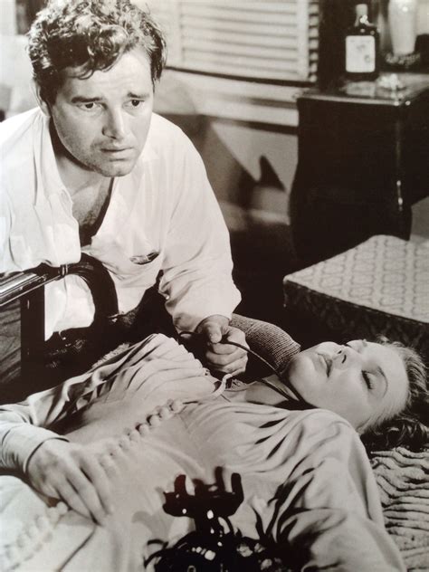 Detour 1945. Al discovering that shrewish Vera is strangled. | Romantic