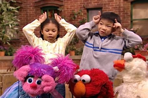 Sesame Street Episode 4157 - Elmo teaches Abby to make believe