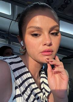 Furious Fans Condemn The Porn With Selena Gomez Fake Video Links