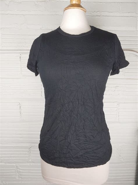 Reina Lee Crinkle Tee in Black – Fine Points