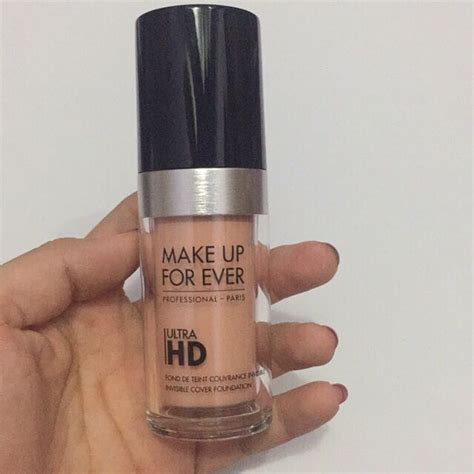 Foundation makeup forever, Kesehatan & Kecantikan, Rias Wajah di Carousell