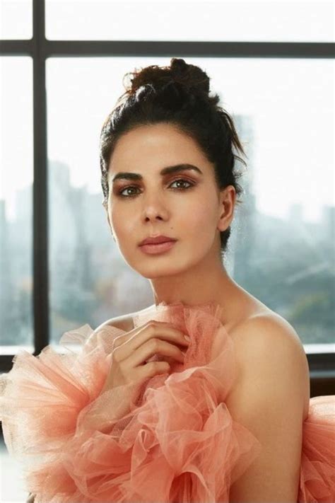 kirti kulharis bio age relationships latest buzz