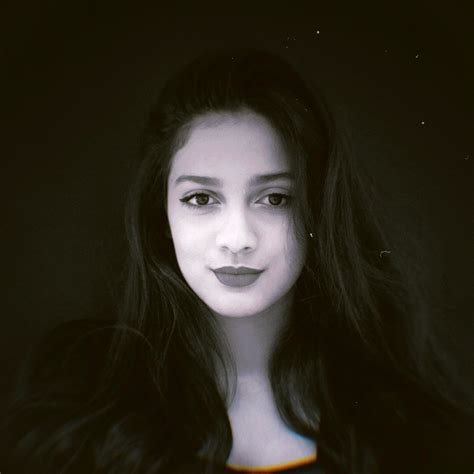 Sabrine DACH . – Medium
