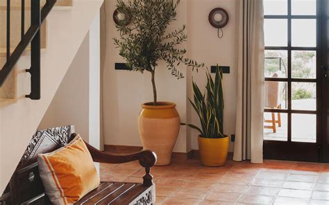 5 entryway Feng Shui rules you should really be following