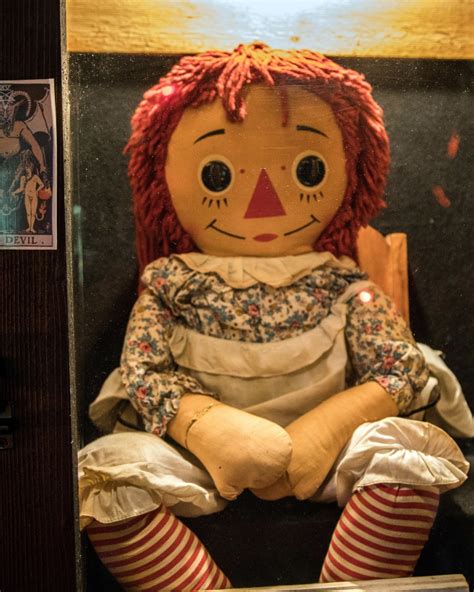 paranormal investigator  rivera dies    annabelle