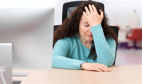 businesswoman crying stock image image  failure computer