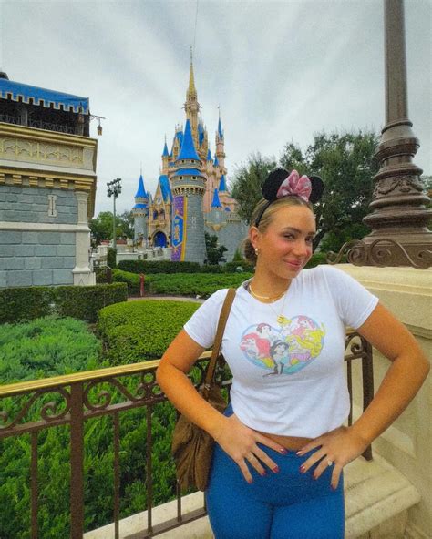 Eliza J Carson (@elizacarson) • Instagram photos and videos