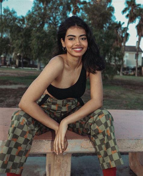 biodata  profil megan suri pemain  lives  idn times