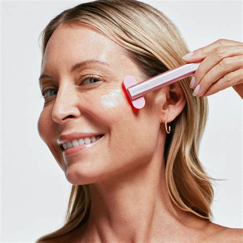 Customer Reviews: Solawave 4-in-1 Anti-Aging Radiant Renewal Skincare