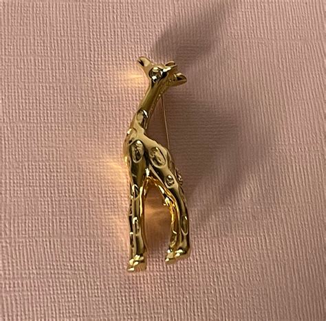 Vintage Giraffe Pin, Signed Giraffe Pin, Gold Giraffe Pin, Animal Pin