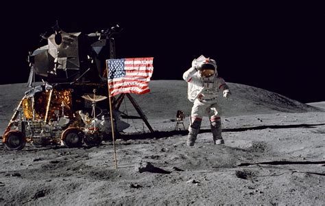 neil armstrong moon landing arhguz