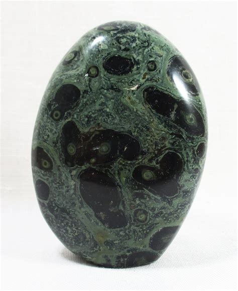 Healing Crystal Freeforms - Discover Unique Healing Crystal Freeforms