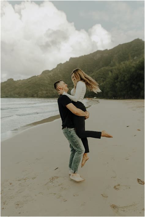 Amber + Michael | Oahu Hawaii Beach Couples Session — Carmela Joy