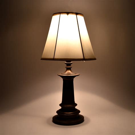Traditional Table Lamp