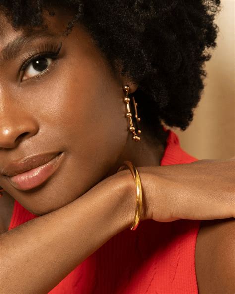 Naomi Bangle – Simone The Label