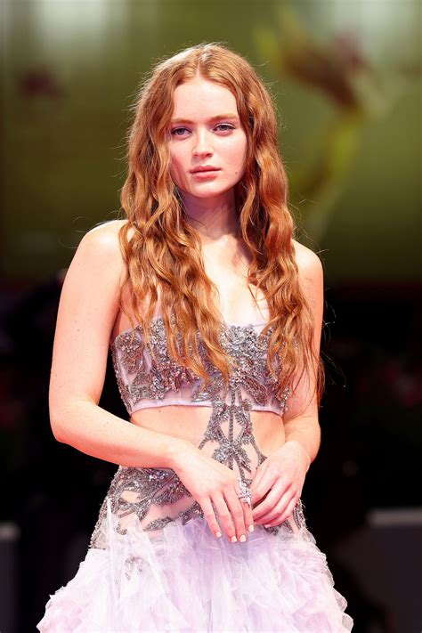 Sadie Sink de Stranger Things luce fabuloso vestido en el Festival de