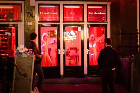 red light district amsterdam netherlands tips  travel