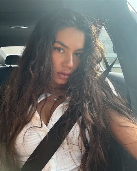 Emily Brady (@e__brady) • Instagram photos and videos