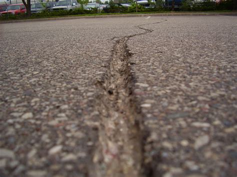 Crack Filling Minneapolis | Pavement Crack Filling St. Paul | Nugent