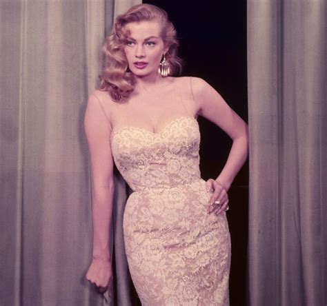 The Silver Screen‘s 25 Most Iconic Dresses