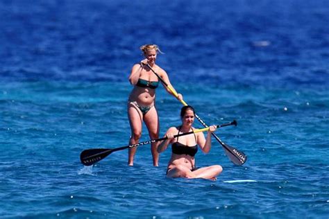 Life's A Beach! Amy Schumer's Bikini Vacation In Hawaii -- 11 Splashy ...