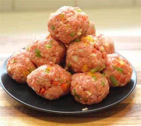 Cheesy Meatballs in Tomato Sauce Recipe