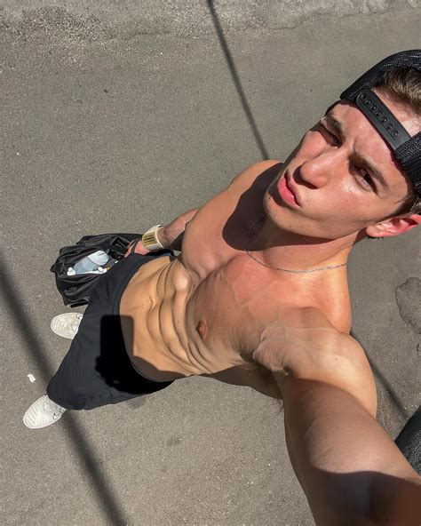 Joel Erdmann | 1,2,3,4,or 5 which one is your favorite? #fitnessmodel #