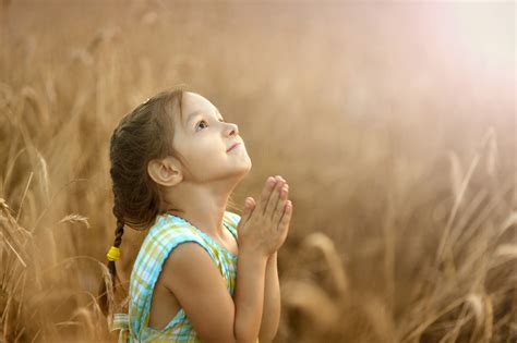 Kids Praying To God