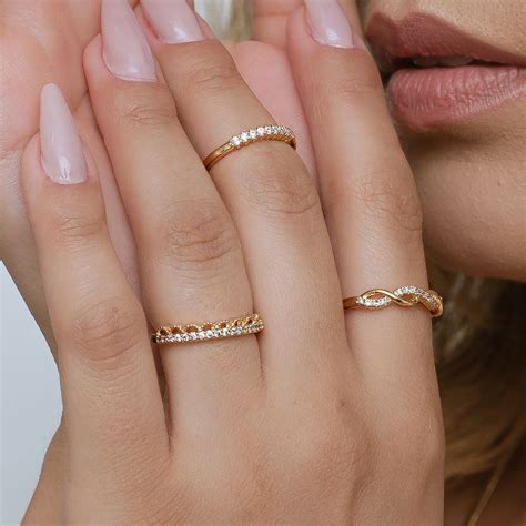 Anéis É Oxítona - Anéis femininos delicados folheados a ouro 18K | Modelo de joias, Aneis ...