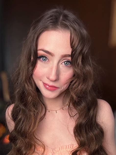 Chloe Rosé OnlyFans - Profile Stats and Graphs, Photo History, Free