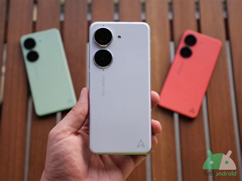 ASUS Zenfone 10 è ufficiale e punta a diventare il nuovo re dei compatti