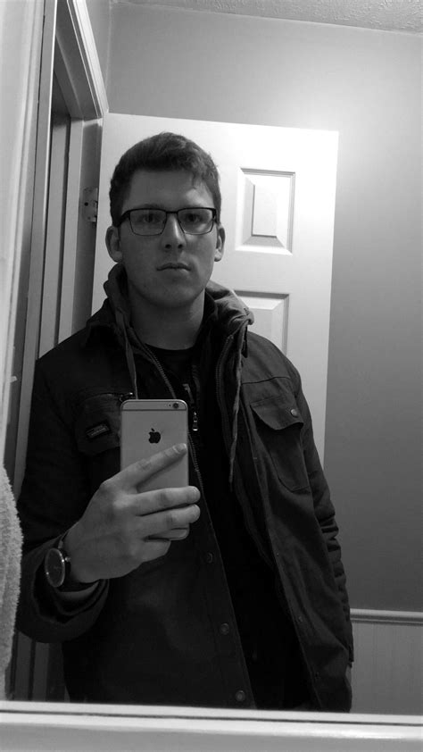 Mirror selfie of the jawline I got back after losing some weight : r/selfie