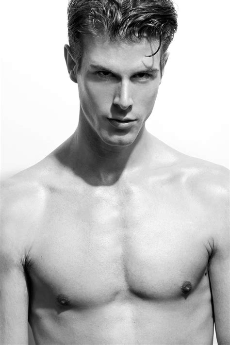 Model profile: Milan NikolićFashionela
