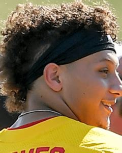 Patrick Mahomes haircut - with real life photos - Dr HairStyle