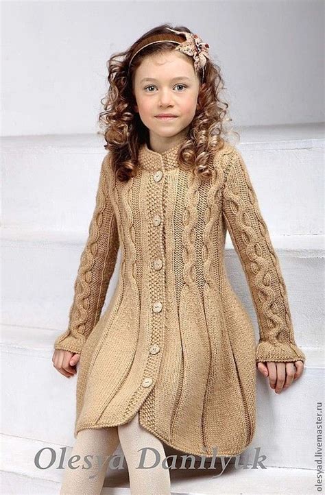 Пальто для девочки | Knitting girls, Girls knitted dress, Knit baby ...