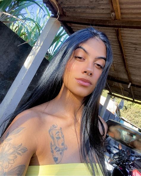 Lara Silva 💋 (@byllara_) • Instagram photos and videos