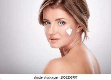 Cute Woman Average Age Nude Make Stock Photo 1008202957 | Shutterstock