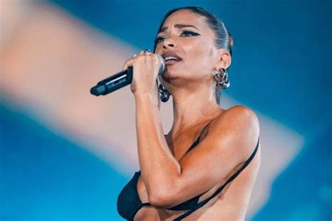 Rivelazione shock: Elodie in vacanza mentre i fan attendono il concerto ...